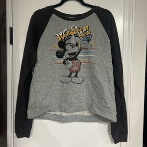 Disney Women's Gray and Black Mickey Mouse crewneck sweatshirt XL